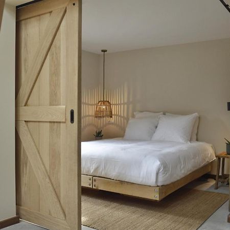 בורן Van Heeckeren Apartments & Suites Buren מראה חיצוני תמונה