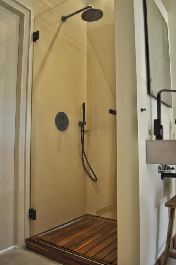 בורן Van Heeckeren Apartments & Suites Buren מראה חיצוני תמונה