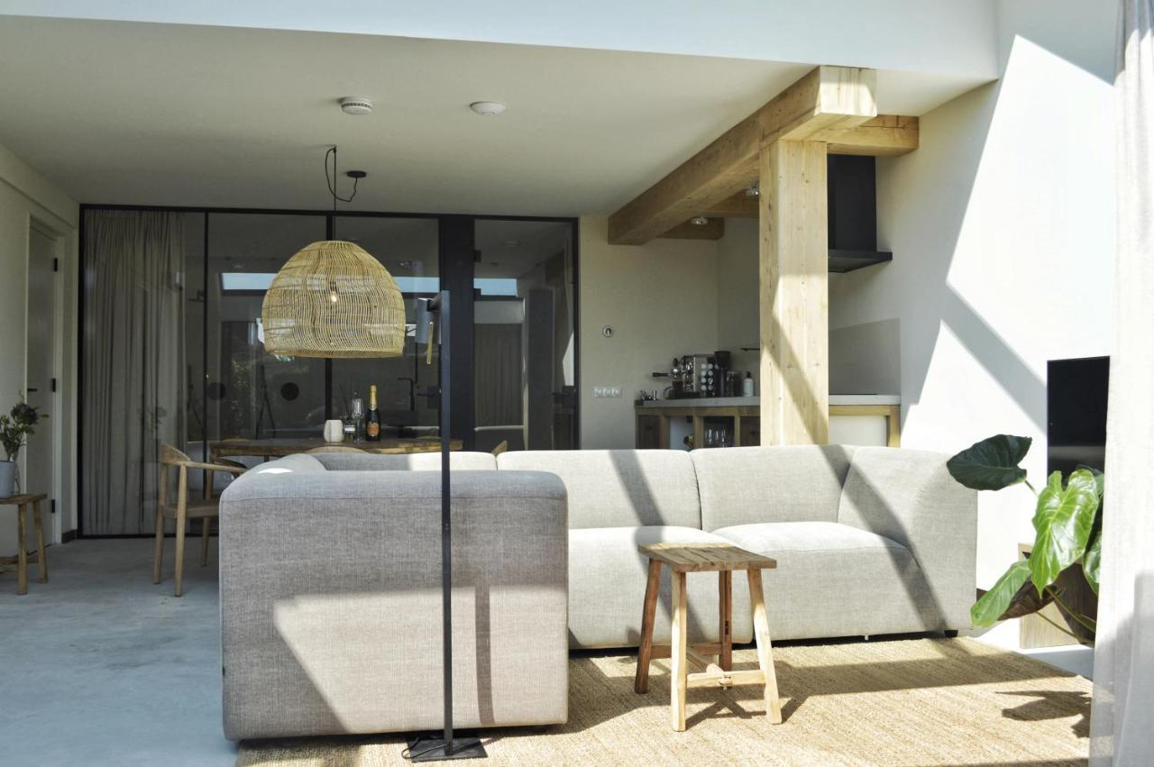 בורן Van Heeckeren Apartments & Suites Buren מראה חיצוני תמונה